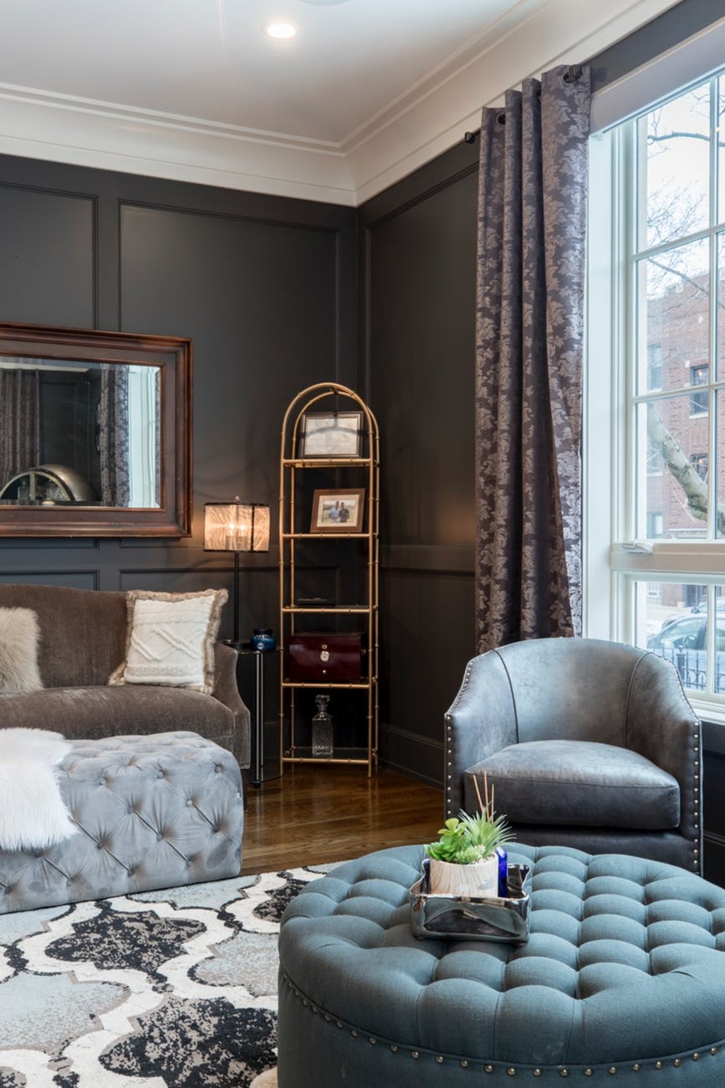 Curtains lounge